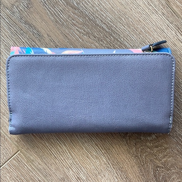 Roxy ‘Hazy Daze’ Tri Fold Wallet - Picture 2 of 5